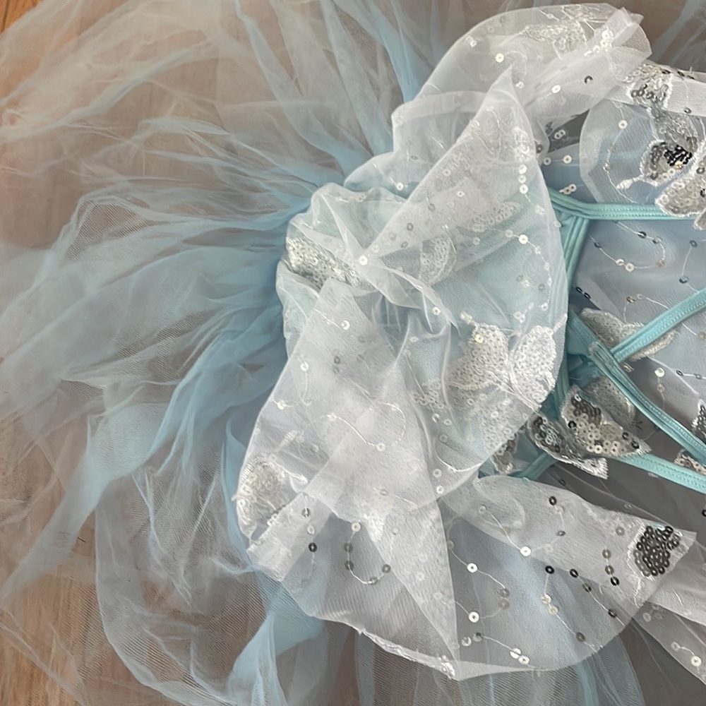 Dance - Picture 5 of 8